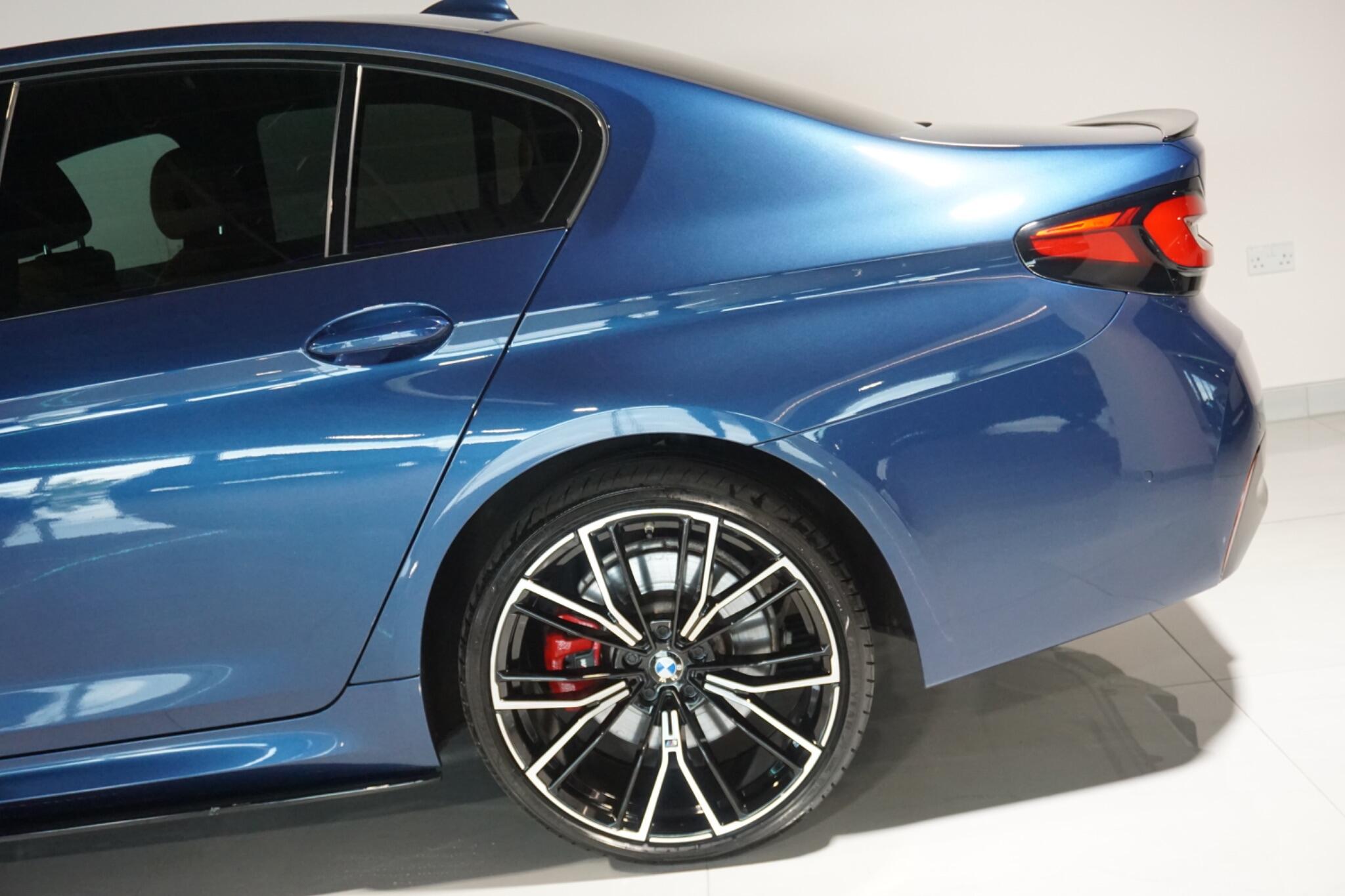 BMW 5 Series 3.0 530d MHT M Sport Saloon 4dr Diesel Hybrid Steptronic xDrive Euro 6 (s/s) (286 ps)